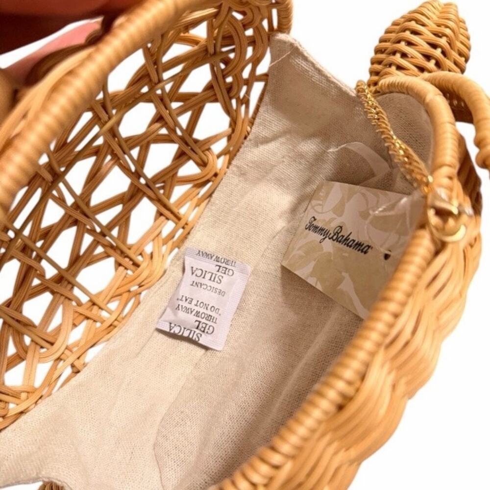 Tommy Bahama NWT Rattan Sea Turtle Crossbody Bag - Picture 4 of 7